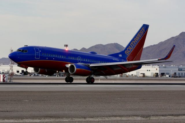 Boeing 737-700 (N7702A)