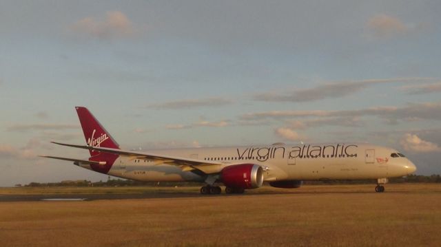 Boeing 787-9 Dreamliner (G-VYUM)