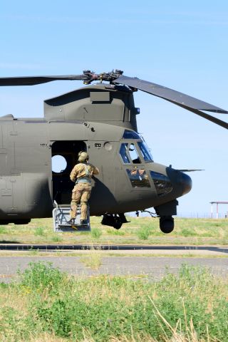 Boeing CH-47 Chinook (APJ81779) - Participants in preparations for another mission for exercise Italian Blade 2015