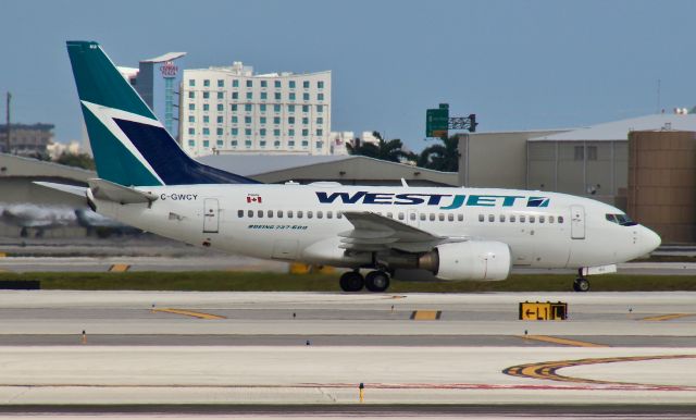 BOEING 737-600 (C-GWCY)