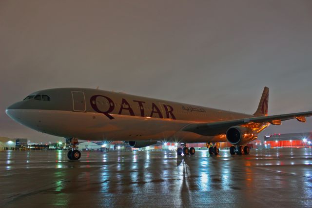 Airbus A340-300 (A7-AAH)