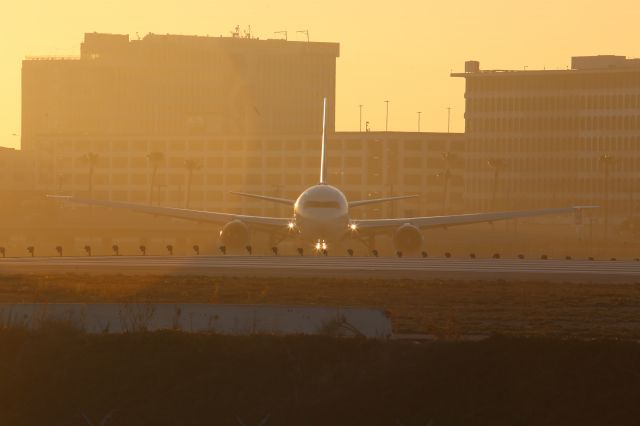 BOEING 767-400 (N834MH)