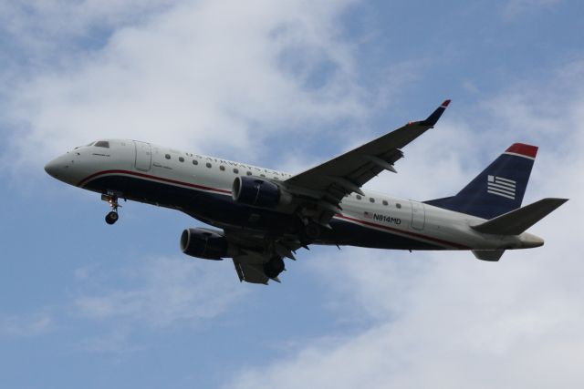 Embraer 170/175 (N814MD) - US Air Flight 3346 operated by Republic (N814MD) arrives at Sarasota-Bradenton International Airport following a flight from Reagan National