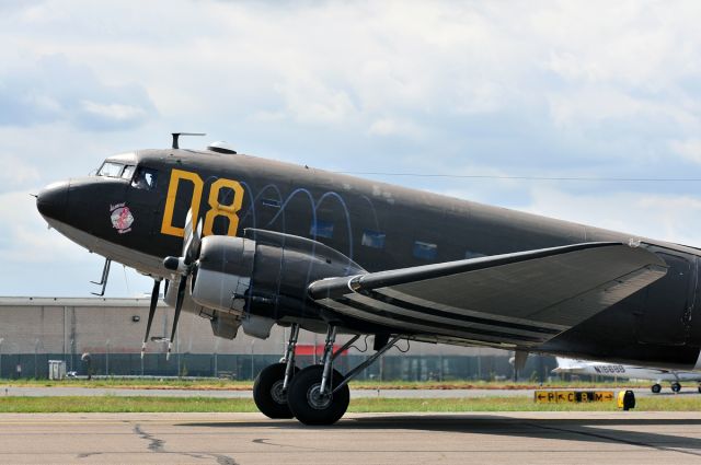 Douglas DC-3 (N15SJ) - 2014 Labor Day Weekend