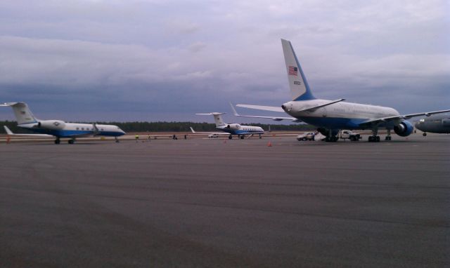 Boeing 757-200 (98-0002) - Now it's a party... C-37's here to pick up the Vice President after the C-32 has an unexpected problem. Photo taken Feb. 2012