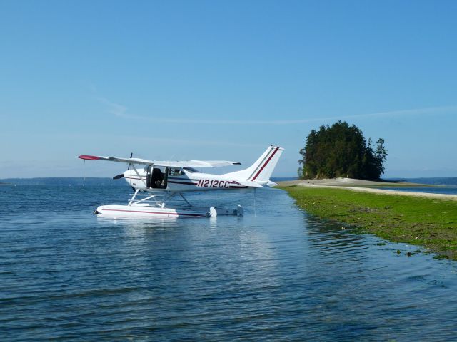 Cessna Skylane (N212CC) - Cutts Island, Puget Sound WA