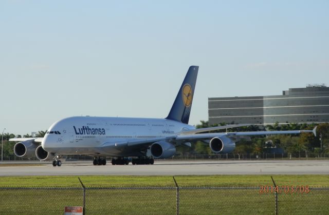 Airbus A380-800 (D-AIMI)