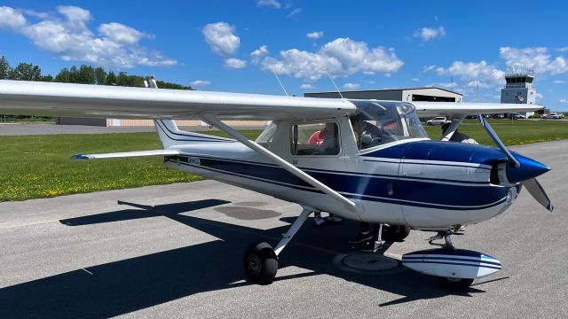 Cessna 152 (N1442Q) - Taking a tour of my buddy's plane after he xc'd here from Sidney.