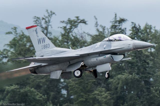 Lockheed F-16 Fighting Falcon (AFR920883) - 2015 KANEOHE BAY AIR SHOW