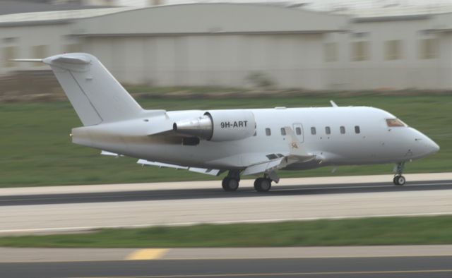 Canadair Challenger (9H-ART) - On landing RWY31