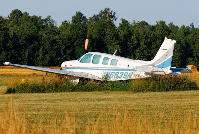 Beechcraft Bonanza (36) (N6639N)