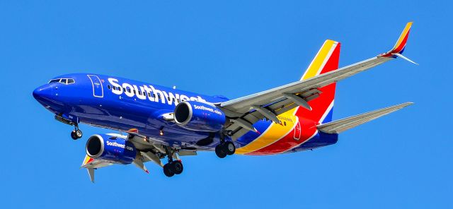 Boeing 737-700 (N268WN) - N268WN Southwest Airlines 2007 Boeing 737-7H4 (cn 32524/2199) - Harry Reid International Airport KLASbr /Photo: TDelCorobr /September 7, 2023