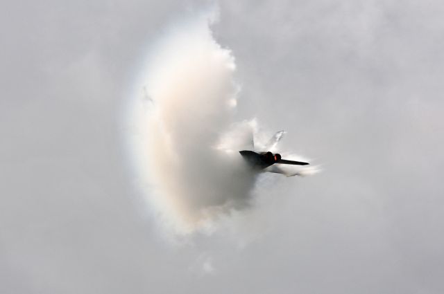 16-5887 — - 2014 NAS Oceana Air Showbr /F-18F Tactical Demo