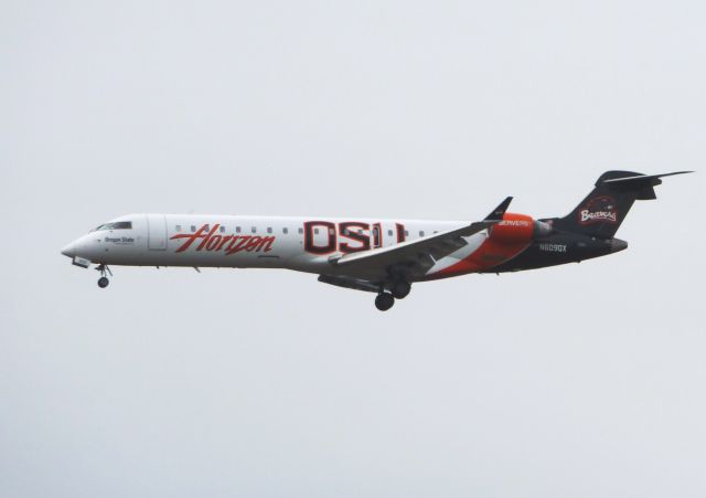 Canadair Regional Jet CRJ-700 (N609QX)