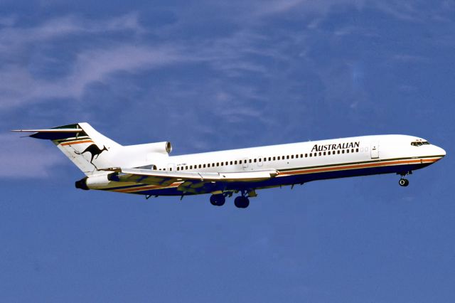 BOEING 727-200 (VH-TBG) - AUSTRALIAN AIRLINES - BOEING 727-276/ADV - REG : VH-TBG (CN 20552/906) - ADELAIDE INTERNATIONAL AIRPORT SA. AUSTRALIA - YPAD 7/12/1990