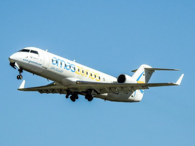 Canadair Regional Jet CRJ-200 (CX-LVA)