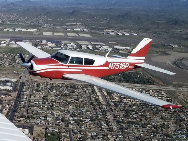 Piper PA-24 Comanche (N7516P)