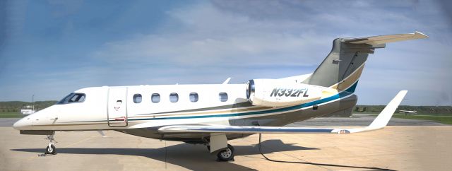 Embraer Phenom 300 (N332FL) - N332FL  Embraer  EMB-505  Phenom 300   cn 50500109  KFDK  20130421
