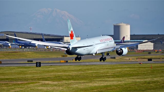 Boeing 787-8 (C-GHPT) - BOE611 on short final to Rwy 16R to complete a flight test on 6/2/14. (LN:170 / cn 35258).