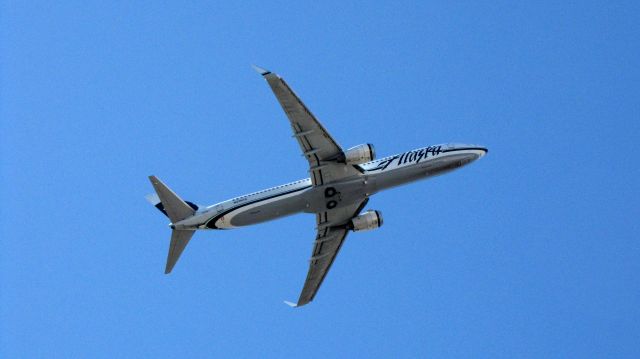 Boeing 737-700 (N319AS) - If youre a fan of Alaska Airlines - You ganna love our compilation of close-up landing videos in HD <br><a rel="nofollow" href="a rel=nofollow href=http://www.youtube.com/watch?v=KHU-bOnPZAs">http://www.youtube.com/watch?v=KHU-bOnPZAs</a&gthttp://www.youtube.com/watch?v=KHU-bOnPZAs">http://www.youtube.com/watch?v=KHU-bOnPZAs</a>/a;