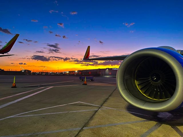 Boeing 737-700 (N456WN) - SWA1054br /MDW-TUL-DENbr /08/10/22