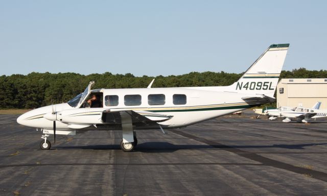 Piper Navajo (N4095L)