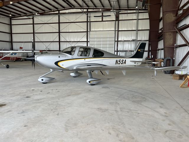 Cirrus SR-22 (N5SA)
