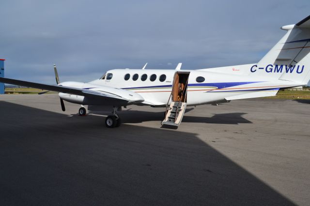 Beechcraft Super King Air 200 (C-GMWU)