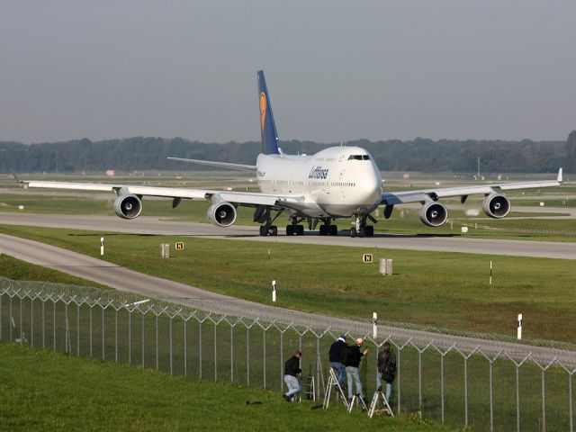 Boeing 747-400 (D-ABTK)