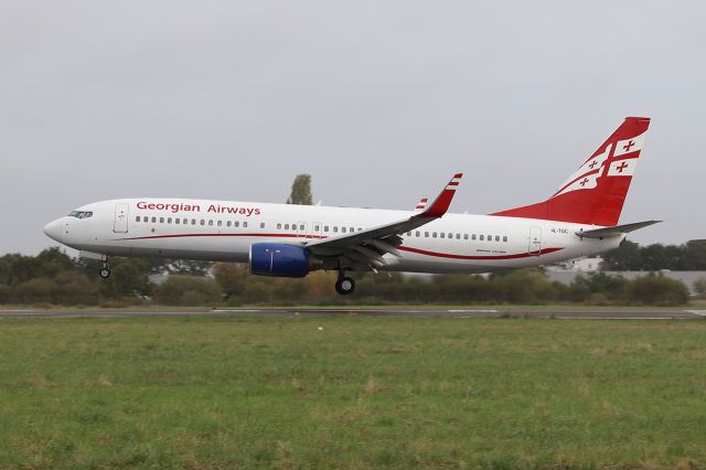 Boeing 737-800 (4L-TGC)