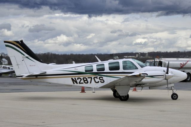 Beechcraft Baron (58) (N287CS) - Seen at KFDK on 4/3/09.