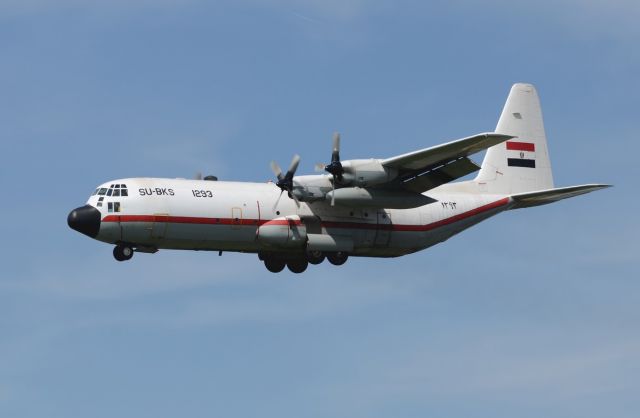 Lockheed C-130 Hercules (SU-BKS)