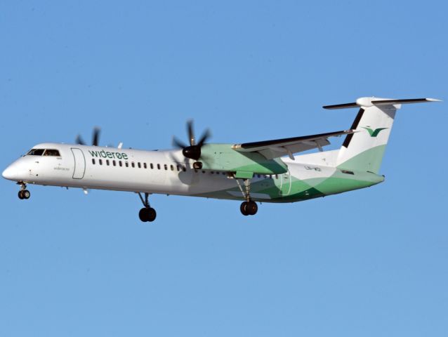 de Havilland Dash 8-400 (LN-WDI) - Kystvejen RWY22L