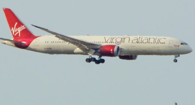 Boeing 787-9 Dreamliner (G-VOOH)