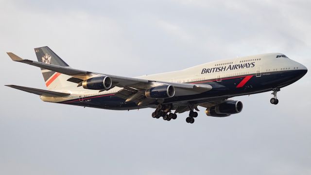 Boeing 747-400 (G-BNLY)