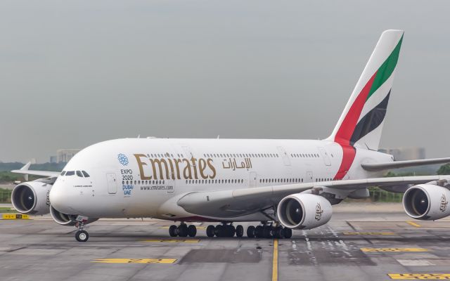 Airbus A380-800 (A6-EDQ)