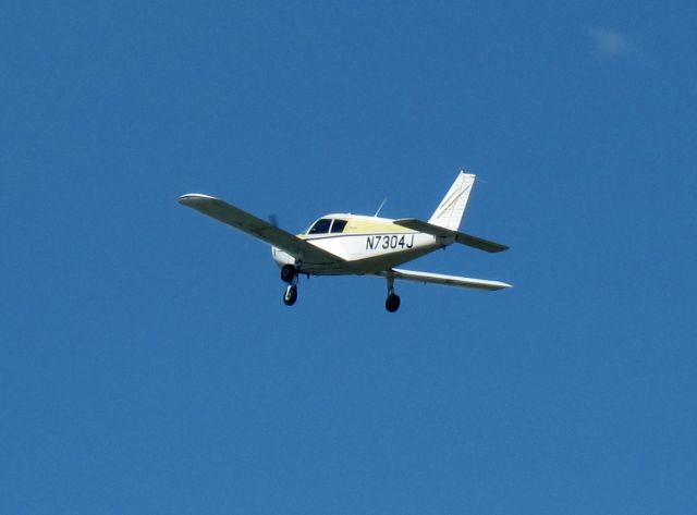 Piper Cherokee (N7304J) - Pattern work under difficult wind conditions. Got to be done