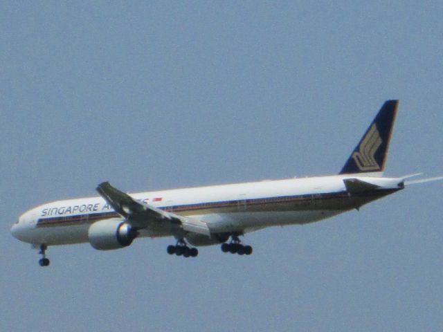 Boeing 777-200 (9V-SWB)