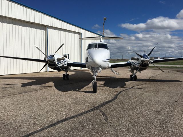 Beechcraft Super King Air 200 (N809HC)