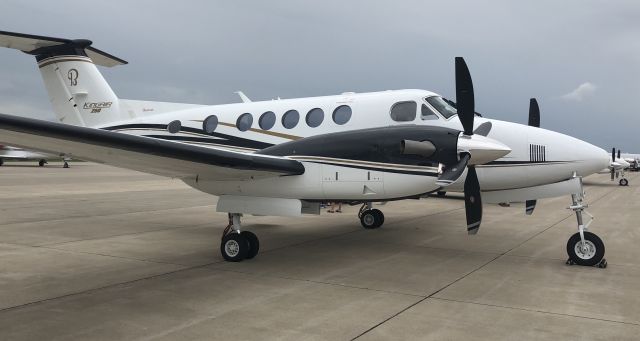 Beechcraft Super King Air 200 (N375FC)