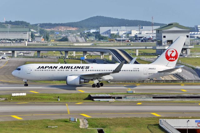 BOEING 767-300 (JA620J)