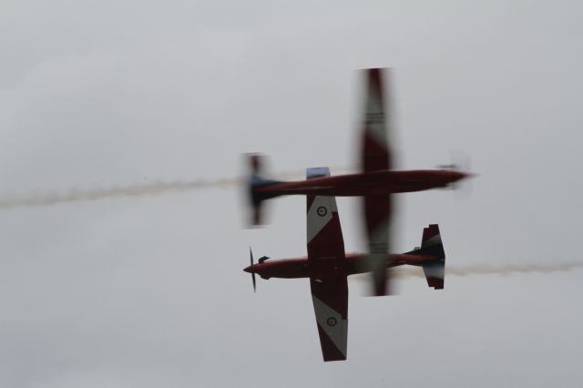 — — - RAAF Roulettes avalon air show 2015