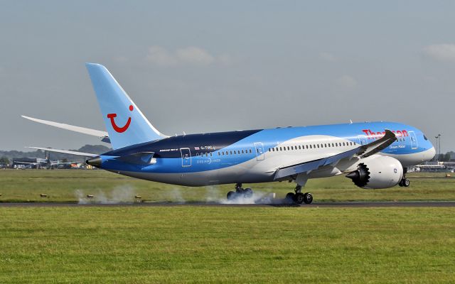 G-TUIC — - thomsons third dreamliner g-tuic landing at shannon 19/6/13.