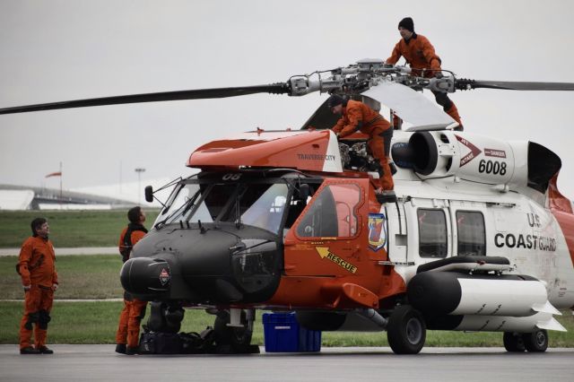 Sikorsky S-70 (C6008) - United States Coast Guardbr /Sikorsky MH-60T Jayhawkbr /Callsign: Helicopter 6008br /Base: USCGAS Traverse Citybr /br /"USCG Flight Crew going over their post-flight checks and inspections of Helicopter 6008 on 04-15-2021"