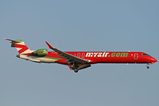 Canadair Regional Jet CRJ-900 (EI-DUU)