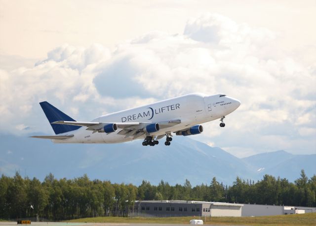 Boeing Dreamlifter (N718BA)