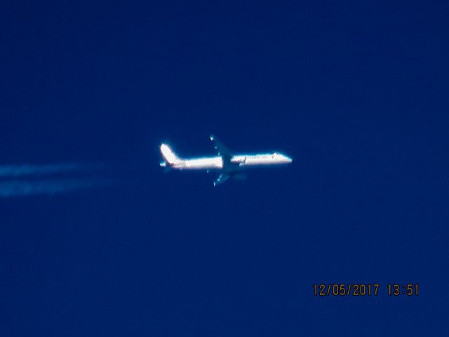 Airbus A321 (N563UW)