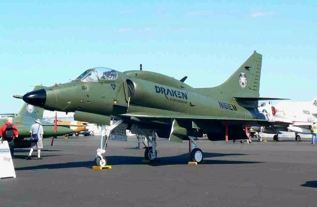 SINGAPORE TA-4 Super Skyhawk (N161EM)