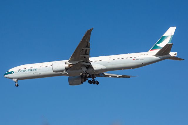 BOEING 777-300ER (B-KQW)