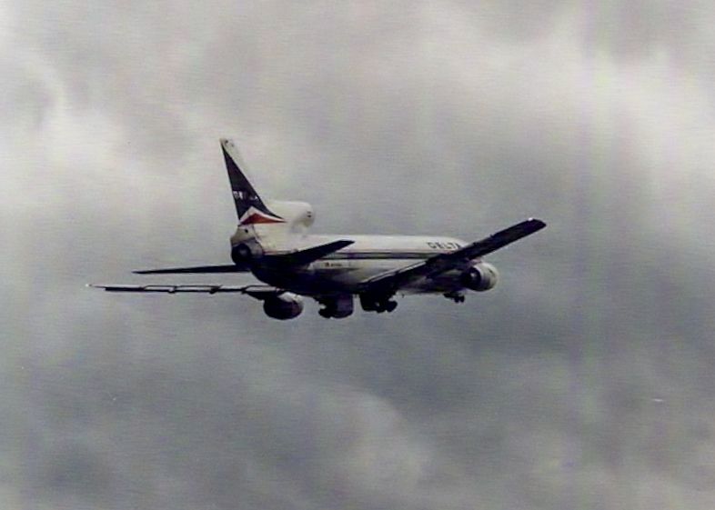 Lockheed L-1011 TriStar — - KEWR early 80s